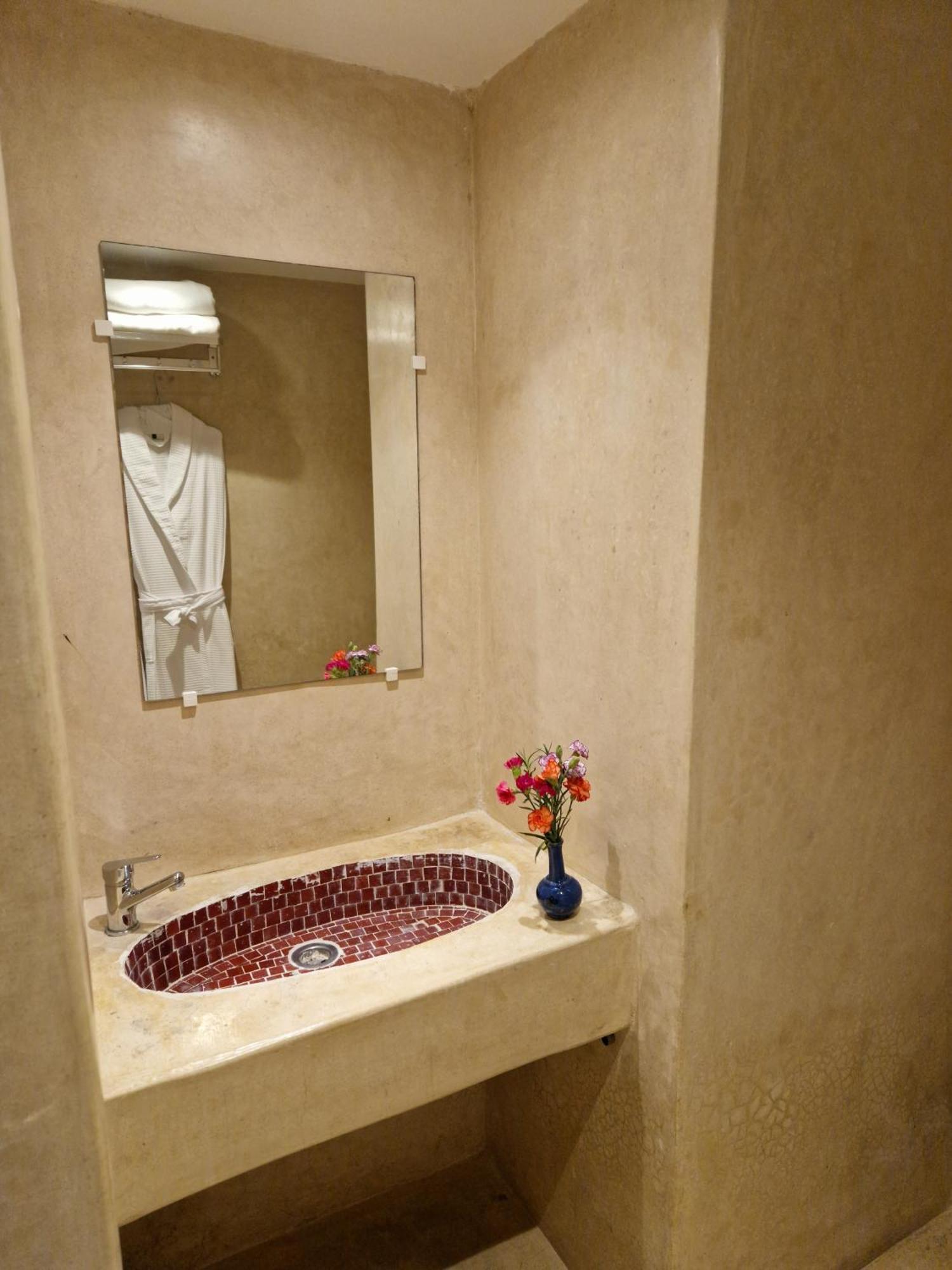 L'Oum Errebia Hotel อเซมมัวร์ ภายนอก รูปภาพ